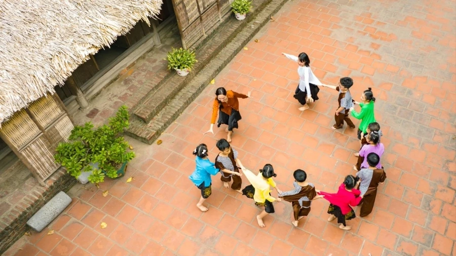 Yêu cầu không gian và số lượng người chơi